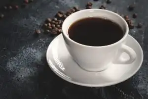 Pemberian kopi tidak disarankan karena akan mengganggu jalan napas sehingga dapat menyebabkan henti hanaps pada anak dan kandungan kopi dapat meningkatkan risiko gangguan saraf bahkan dapat memperparah kejang.