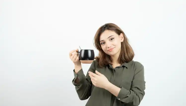 Untuk Wanita, Waspada Berlebihan Minum Kopi