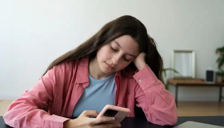 Orang Indonesia Sebagai Pengguna Terlama Gunakan Gadget dan Dampaknya