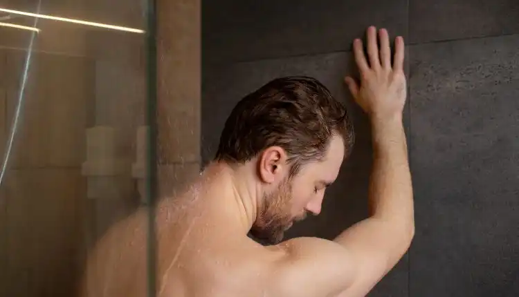 Benarkah Mandi Malam Punya Efek Buruk Untuk Jantung?
