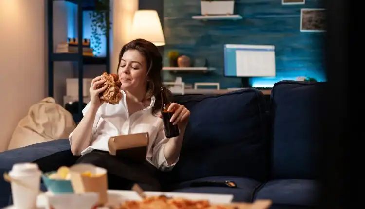 Makan Di Waktu Malam Ternyata Bisa Timbulkan Stroke Ringan